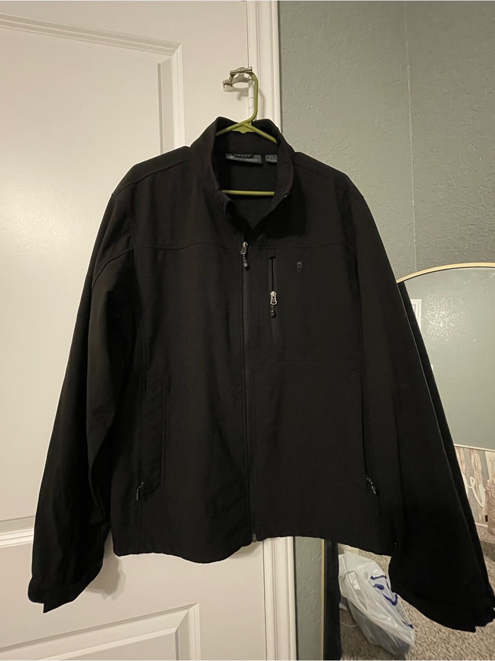 Black Men's Softshell Jacket - Free Country